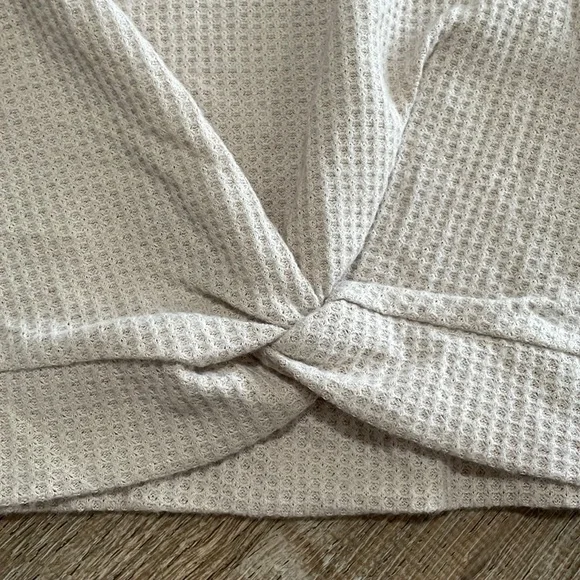 Cat & Jack Toddler Girls Waffle Knit Oatmeal Shirt 2T - Picture 2 of 4